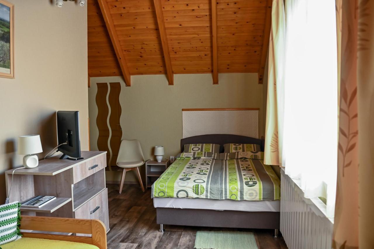 Angela Vendeghaz Hotel Tokaj Ngoại thất bức ảnh